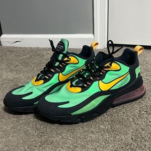 Mens Nike shoes size 9